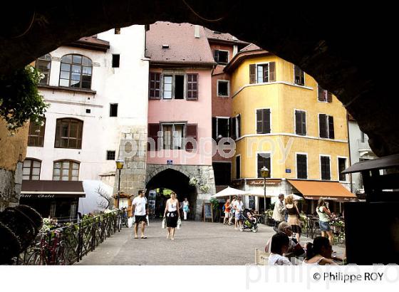 RUE DU PONT MORENS, VIEIL ANNECY, HAUTE-SAVOIE, FRANCE (74F01324.jpg)