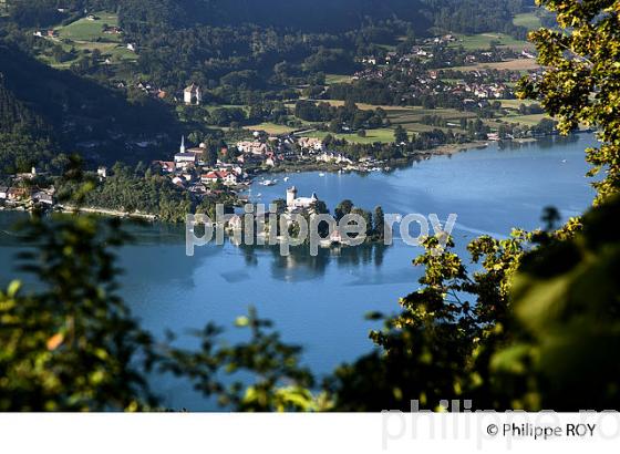 CHATEAU DE DUINGT ET LAC D'ANNECY, HAUTE-SAVOIE, FRANCE (74F01702.jpg)