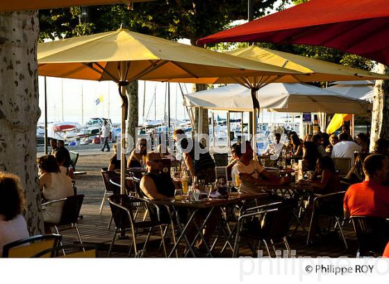 TERRASSE SUR LE PORT, THONON, HAUTE-SAVOIE, FRANCE (74F02339.jpg)