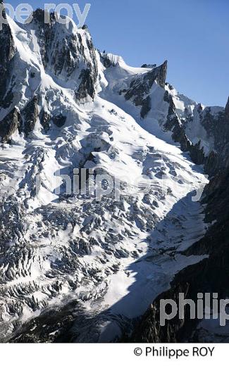 GLACIER, MASSIF DU MONT-BLANC, CHAMONIX, ALPES, FRANCE (74F02701.jpg)