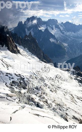 GLACIER, MASSIF DU MONT-BLANC, CHAMONIX, ALPES, FRANCE (74F02819.jpg)