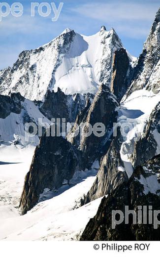 AIGUILLE DU PEUTEREY ET PETIT CAPUCIN, HAUTE-SAVOIE, FRANCE (74F02907.jpg)