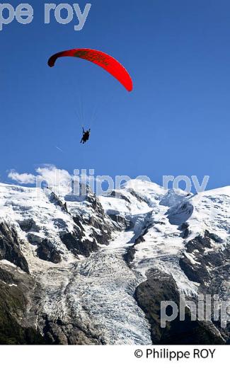 PARAPENTE, MASSIF DU MONT-BLANC, PLANPRAZ, HAUTE-SAVOIE, FRANCE (74F03014.jpg)