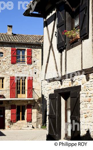 RUELLE DU VILLAGE FORTIFIE DE PUYCELSI, VALLEE DE LA VERE, TARN. (81F02723.jpg)