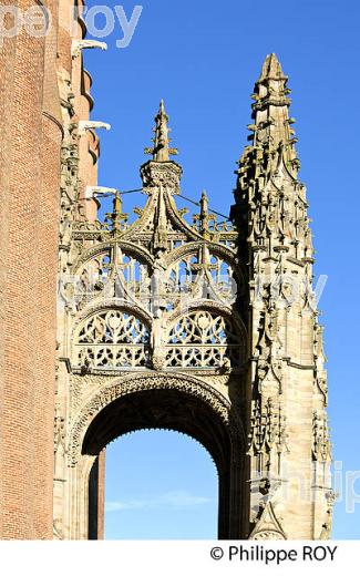 PORCHE A BALDAQUIN DE LA CATHEDRALE SAINTE-CECILE,  ALBI, TARN. (81F02935.jpg)