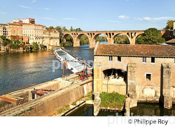 PONT SUR LE TARN ET MOULINS ALBIGEOIS, QUARTIER DE LA MADELEINE,  ALBI, TARN. (81F03135.jpg)