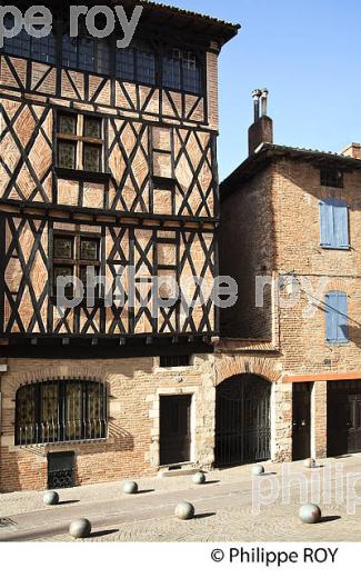 LA RUE D' ENGUEYSSE,  VIEIL ALBI, TARN. (81F03323.jpg)
