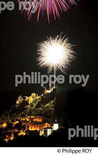 FEU D' ARTIFICE  ET VILLAGE FORTIFIE DE PENNE, VALLEE DE L' AVEYRON, TARN. (81F03632.jpg)