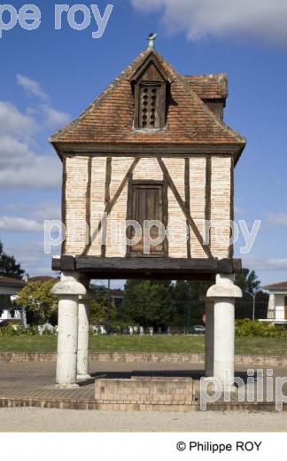 Pigeonnier - Tarn et Garonne (82F01014.jpg)