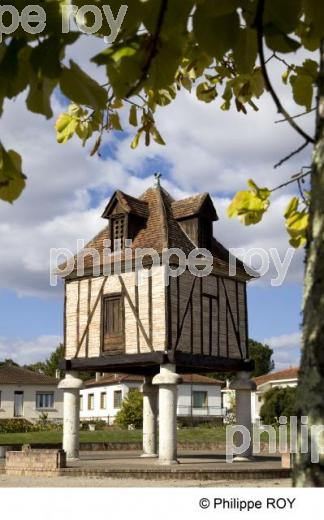 Pigeonnier - Tarn et Garonne (82F01016.jpg)