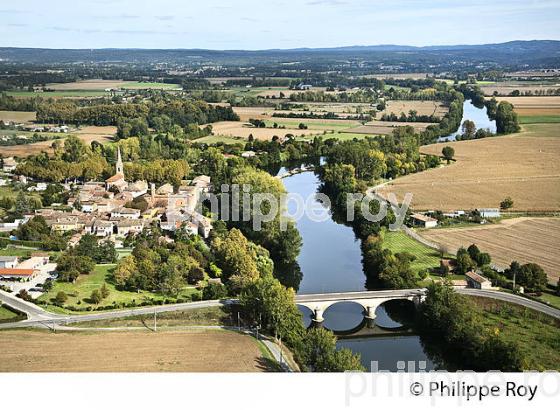 VILLAGE MEDIEVAL  DE BIOULE, VALLEE DE L' AVEYRON, TARN-ET-GARONNE. (82F01111.jpg)