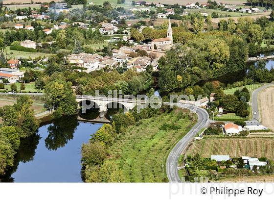 VILLAGE MEDIEVAL  DE BIOULE, VALLEE DE L' AVEYRON, TARN-ET-GARONNE. (82F01112.jpg)