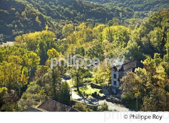 VILLAGE FORTIFIE DE BRUNIQUEL, VALLEE DE L' AVEYRON, TARN-ET-GARONNE. (82F01125.jpg)