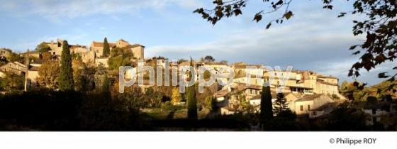 VILLAGE FORTIFIE DE BRUNIQUEL, VALLEE DE L' AVEYRON, TARN-ET-GARONNE. (82F01201.jpg)