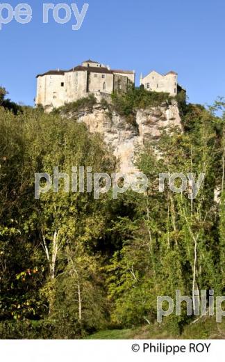 CHATEAU DU VILLAGE FORTIFIE DE BRUNIQUEL, VALLEE DE L' AVEYRON, TARN-ET-GARONNE. (82F01206.jpg)