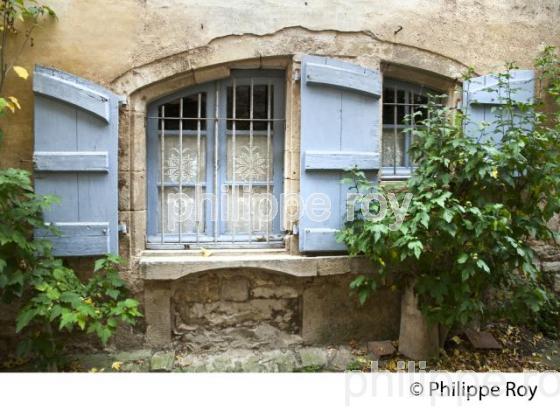 VILLAGE FORTIFIE DE BRUNIQUEL, VALLEE DE L' AVEYRON, TARN-ET-GARONNE. (82F01222.jpg)