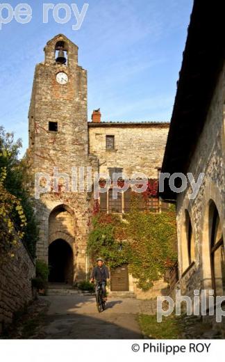 VILLAGE FORTIFIE DE BRUNIQUEL, VALLEE DE L' AVEYRON, TARN-ET-GARONNE. (82F01303.jpg)