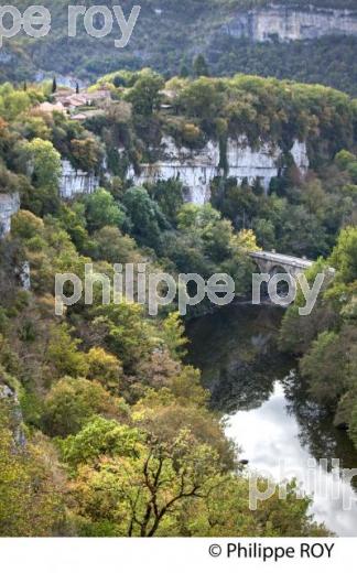 GORGES  DE L' AVEYRON, SAINT-ANTONIN-NOBLE-VAL, TARN ET GARONNE. (82F01405.jpg)