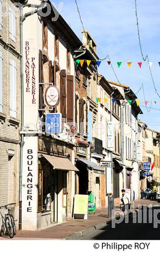 VILLAGE MEDIEVAL  DE NEGREPELISSEE, VALLEE DE L' AVEYRON, TARN-ET-GARONNE. (82F01609.jpg)