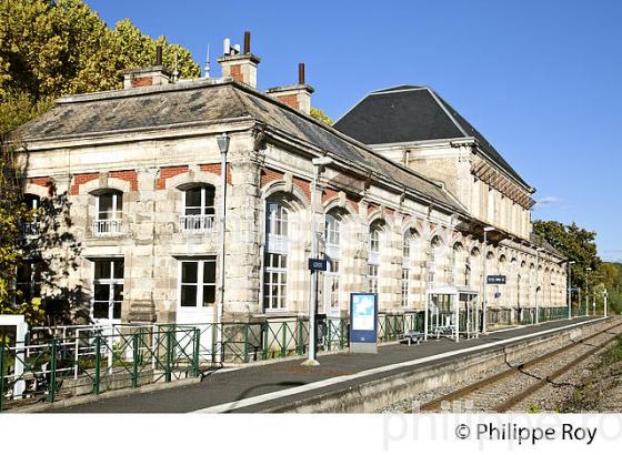 GARE DE LEXOS, VAREN, VALLEE DE L' AVEYRON, VAREN, TARN ET GARONNE. (82F01828.jpg)