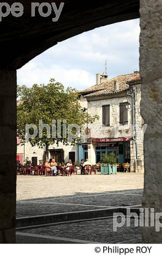 LE  VILLAGE FORTIFIE DE LAUZERTE, QUERCY BLANC,TARN-ET-GARONNE. (82F01914.jpg)