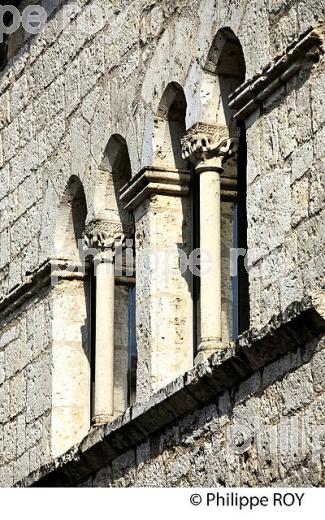 LE  VILLAGE FORTIFIE DE LAUZERTE, QUERCY BLANC,TARN-ET-GARONNE. (82F01917.jpg)