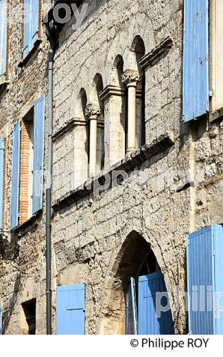 LE  VILLAGE FORTIFIE DE LAUZERTE, QUERCY BLANC,TARN-ET-GARONNE. (82F01918.jpg)