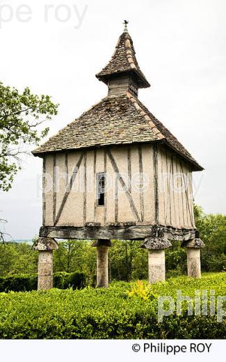 PIGEONNIER DU CHARTRON, LAUZERTE, QUERCY BLANC, LOT. (82F01932.jpg)