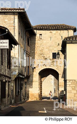 PORTE DE LA VILLE, VILLAGE FORTIFIE DE MONTPEZAT-DE-QUERCY, QUERCY BLANC,TARN-ET-GARONNE. (82F01935.jpg)