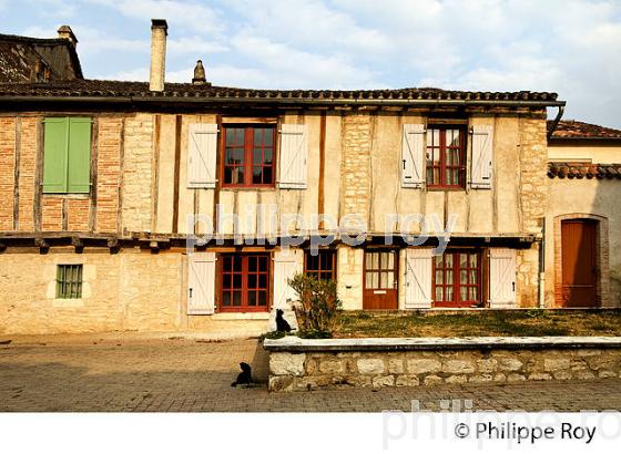 LE  VILLAGE FORTIFIE DE MONTPEZAT-DE-QUERCY, QUERCY BLANC,TARN-ET-GARONNE. (82F02002.jpg)