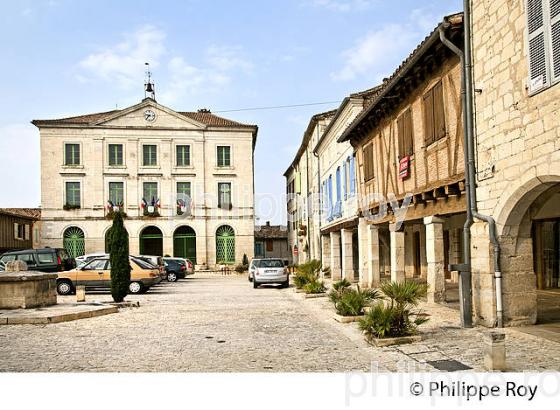 LE  VILLAGE FORTIFIE DE MONTPEZAT-DE-QUERCY, QUERCY BLANC,TARN-ET-GARONNE. (82F02006.jpg)