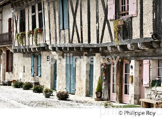VILLAGE FORTIFIE DE MONTJOI,  BASTIDE DE GASCOGNE,  TARN ET GARONNE. (82F02234.jpg)