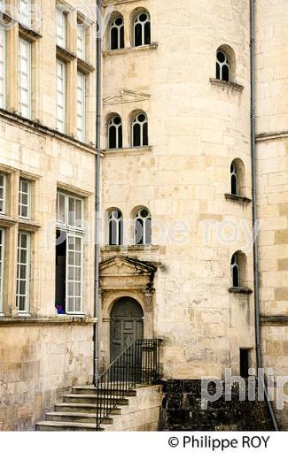 VILLE DE FONTENAY-LE-COMTE, VENDEE, FRANCE (85F01522.jpg)