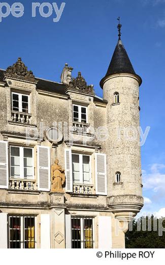 VILLE DE FONTENAY-LE-COMTE, VENDEE, FRANCE (85F01715.jpg)