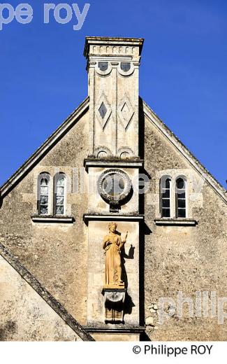 VILLE DE FONTENAY-LE-COMTE, VENDEE, FRANCE (85F01716.jpg)