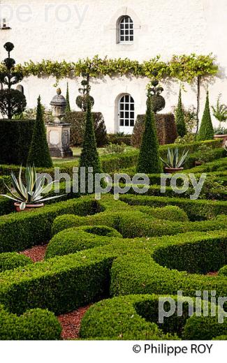 JARDINS DE WILLIAM CHRISTIE, THIRE, VENDEE, FRANCE (85F02106.jpg)