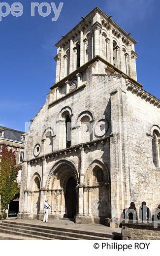 EDIFICES RELIGIEUX EN VENDEE, FRANCE (85F06031.jpg)