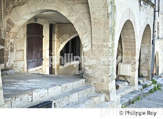 VILLE DE FONTENAY-LE-COMTE, VENDEE, FRANCE. (85F06115.jpg)