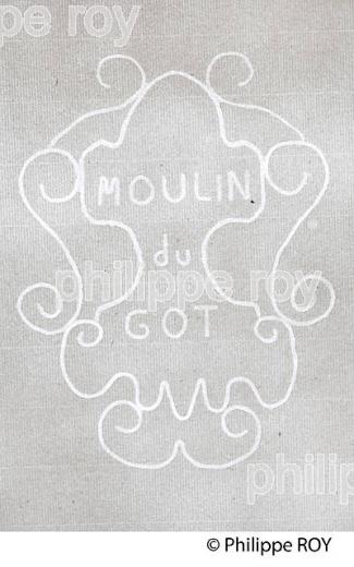 LE MOULIN DU GOT, FABRICATION ARTISANALE DU PAPIER, SAINT LEONARD DU NOBLAT, HAUTE-VIENNE, LIMOUSIN. (87F00510.jpg)