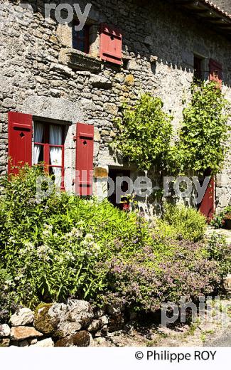 LE VILLAGE DE MONTROL-SENARD, MONTS DE BLOND, HAUTE-VIENNE. (87F00711.jpg)