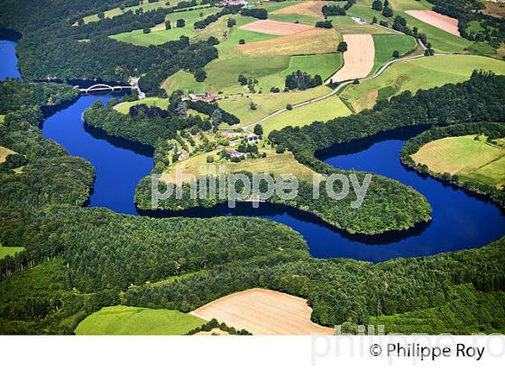 VALLEE DU TAURION ET LAC SAINT-MARC,  HAUTE-VIENNE, HAUT-LIMOUSIN. (87F01037.jpg)