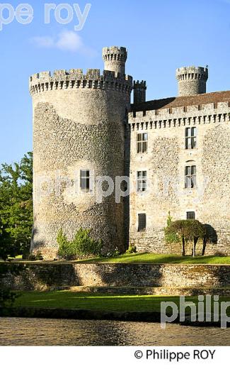 CHATEAU FORT DE MONTBRUN, PAYS DES FEUILLARDIERS, HAUT-LIMOUSIN. (87F01302.jpg)