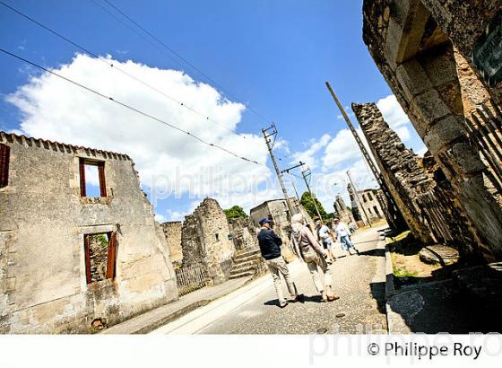 ORADOUR SUR GLANE, VILLAGE MARTYR, HAUTE-VIENNE, LIMOUSIN. (87F01307.jpg)