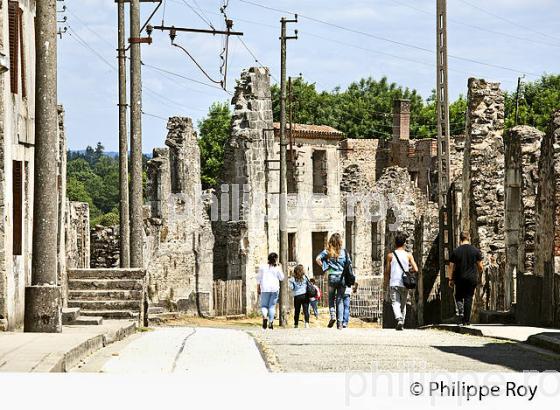 ORADOUR SUR GLANE, VILLAGE MARTYR, HAUTE-VIENNE, LIMOUSIN. (87F01308.jpg)