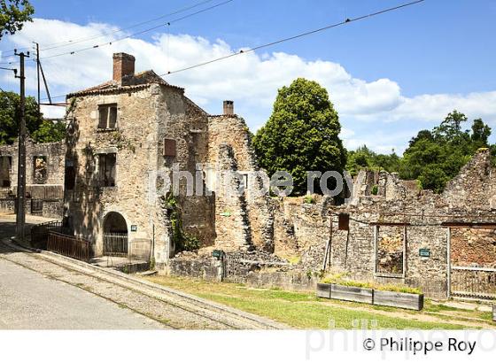 ORADOUR SUR GLANE, VILLAGE MARTYR, HAUTE-VIENNE, LIMOUSIN. (87F01312.jpg)