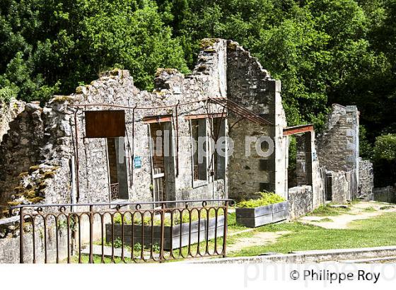 ORADOUR SUR GLANE, VILLAGE MARTYR, HAUTE-VIENNE, LIMOUSIN. (87F01314.jpg)