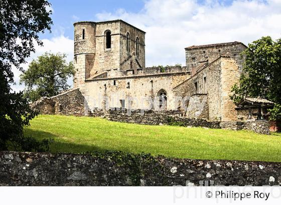 ORADOUR SUR GLANE, VILLAGE MARTYR, HAUTE-VIENNE, LIMOUSIN. (87F01323.jpg)