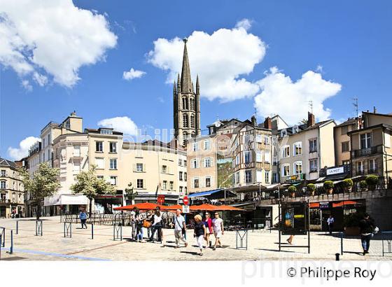 PLACE DE LA MOTTE, QUARTIER DU CHATEAU, LIMOGES, HAUTE-VIENNE, LIMOUSIN. (87F01433.jpg)