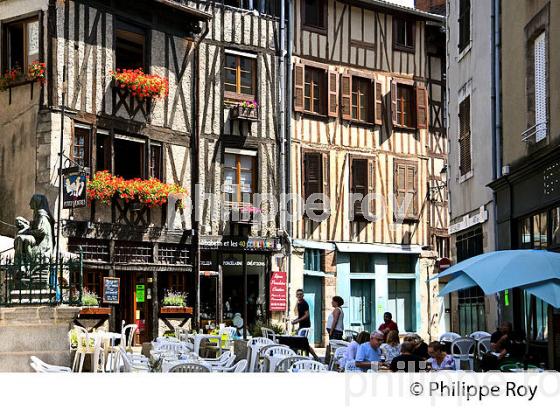 RUE DE LA BOUCHERIE,  QUARTIER DU CHATEAU, LIMOGES, HAUTE-VIENNE-LIMOUSIN. (87F01504.jpg)