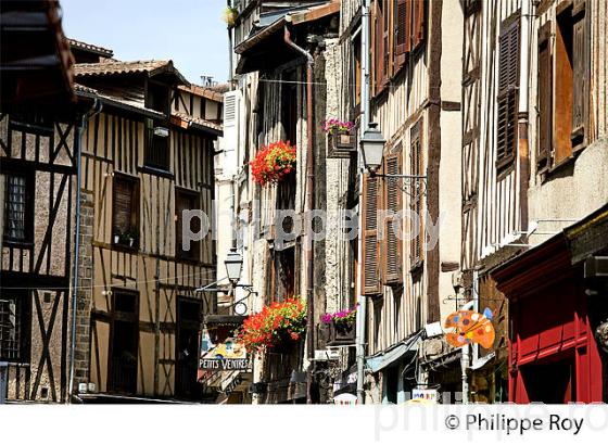 RUE DE LA BOUCHERIE,  QUARTIER DU CHATEAU, LIMOGES, HAUTE-VIENNE-LIMOUSIN. (87F01507.jpg)